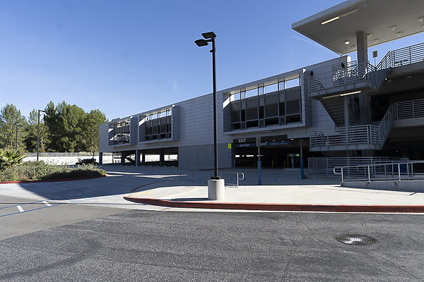 COLLEGE OF THE CANYONS-290 COLLEGE OF THE CANYONS-290