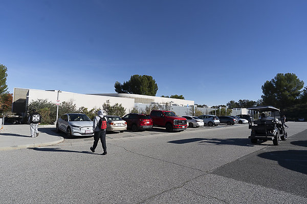 COLLEGE OF THE CANYONS-181 COLLEGE OF THE CANYONS-181