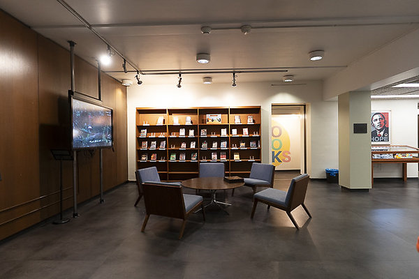 OCCIDENTAL COLLEGE-81 OCCIDENTAL COLLEGE-81