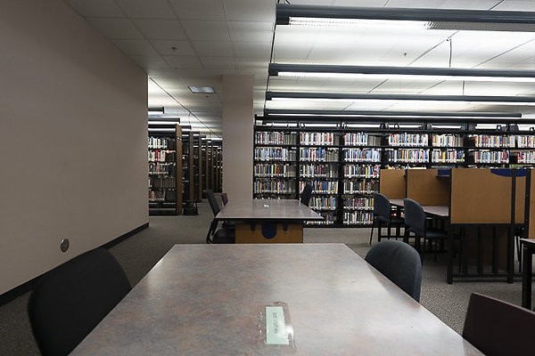 COLLEGE OF THE CANYONS-212 COLLEGE OF THE CANYONS-212