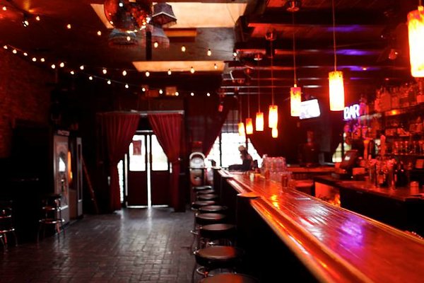 Bar 1700