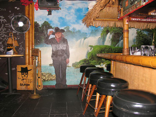 Bar 1601